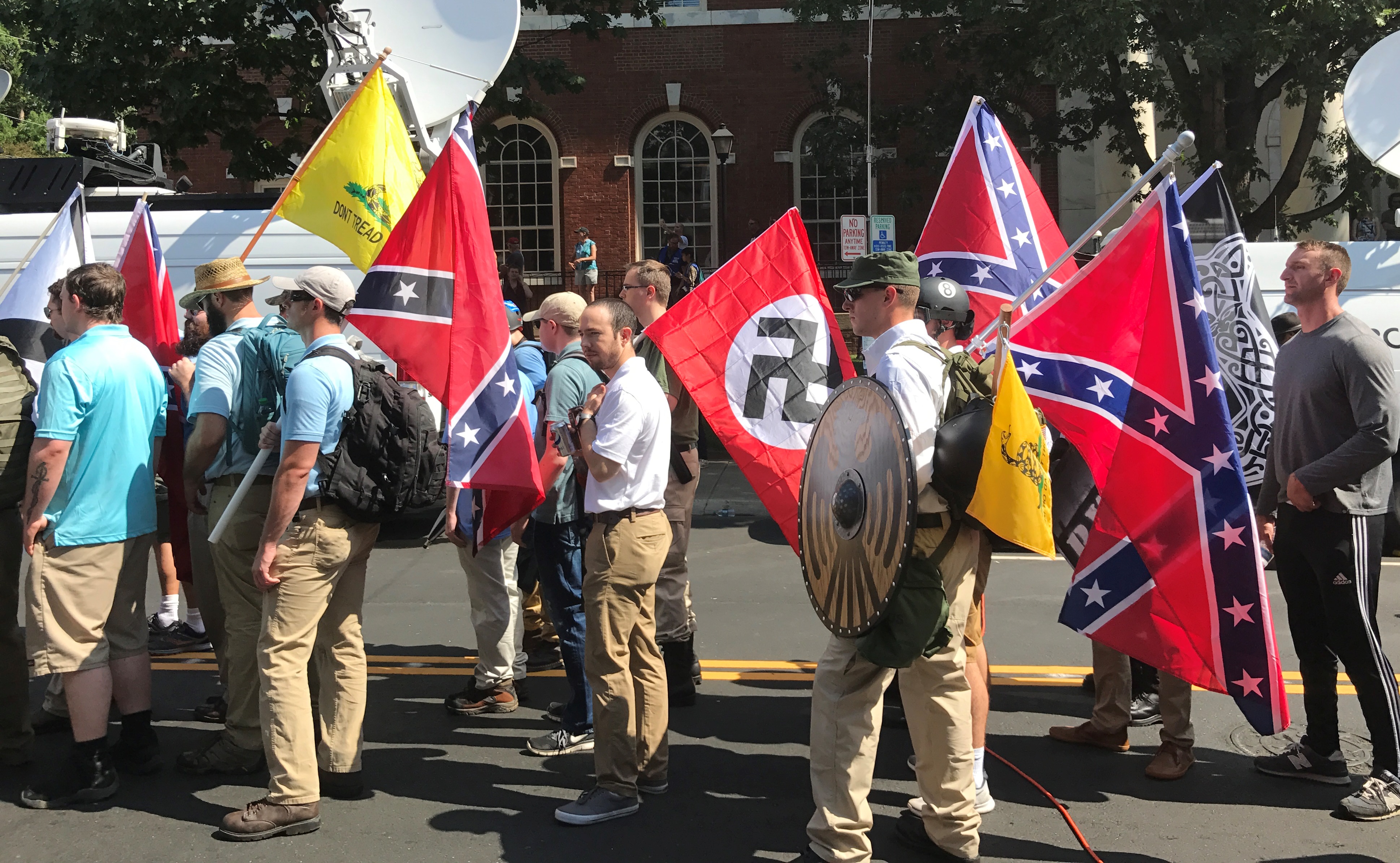 Charlottesville_'Unite_the_Right'_Rally_(35780274914)_crop.jpg