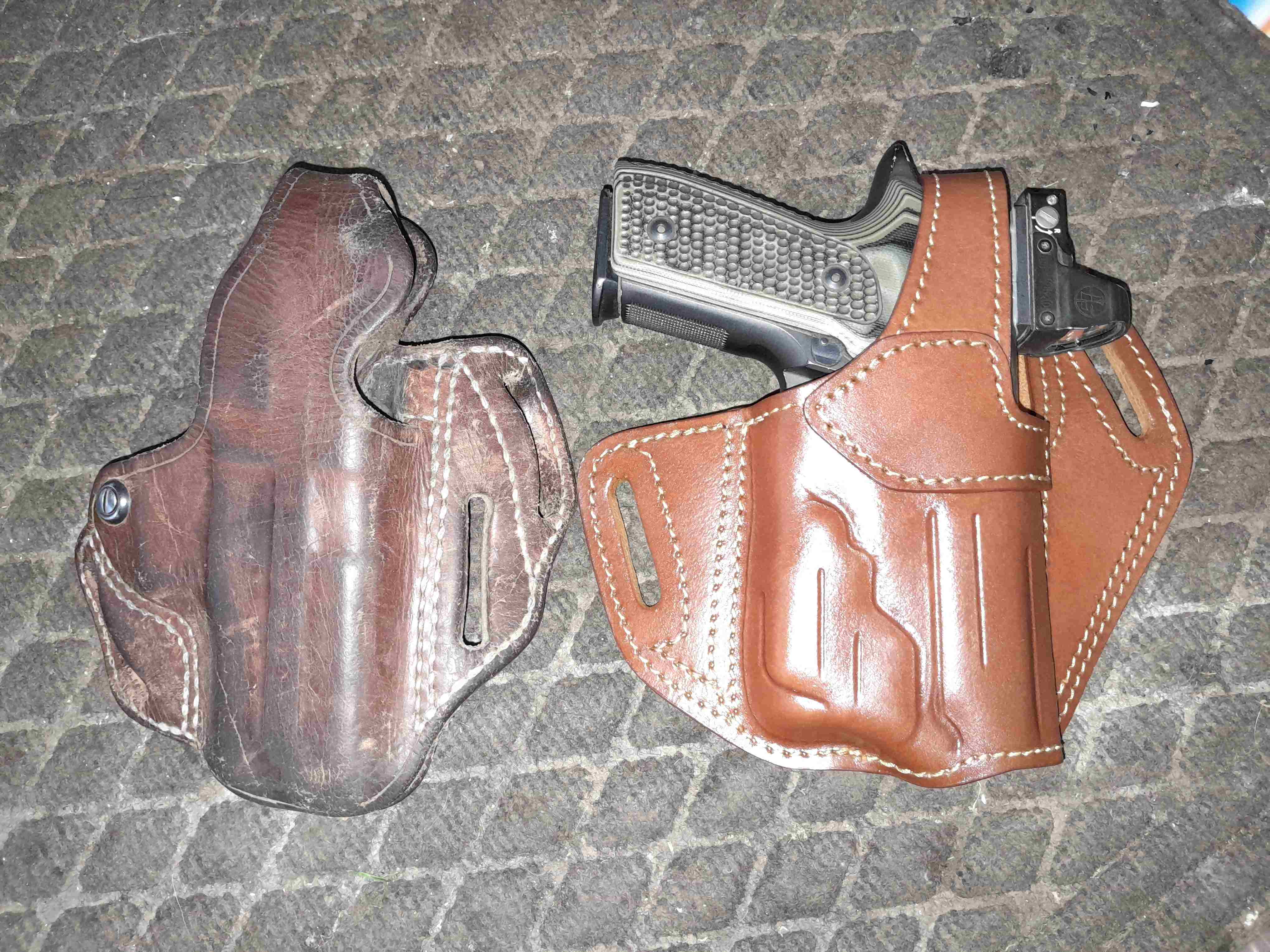 Falconholster1.jpg